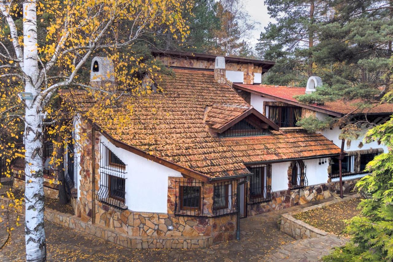 Villa Anna Luxury Lake Residence Shtarkelovo Gnezdo Esterno foto