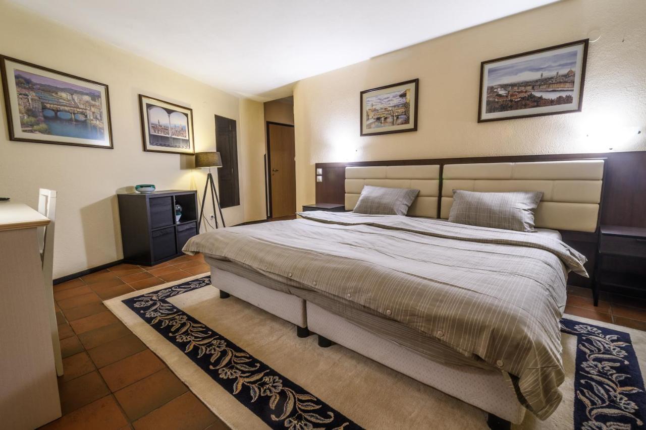 Villa Anna Luxury Lake Residence Shtarkelovo Gnezdo Esterno foto
