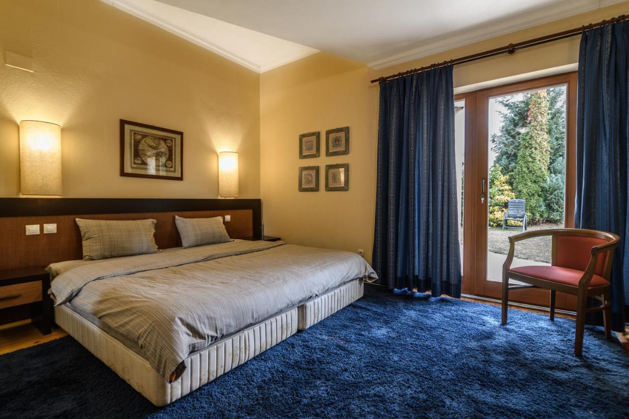 Villa Anna Luxury Lake Residence Shtarkelovo Gnezdo Esterno foto
