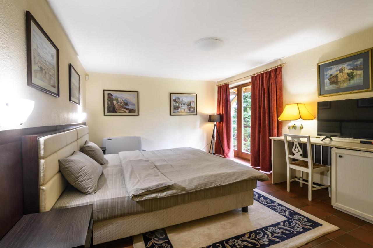 Villa Anna Luxury Lake Residence Shtarkelovo Gnezdo Esterno foto