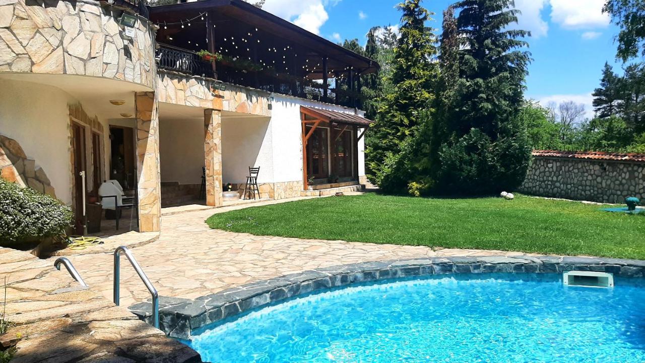 Villa Anna Luxury Lake Residence Shtarkelovo Gnezdo Esterno foto